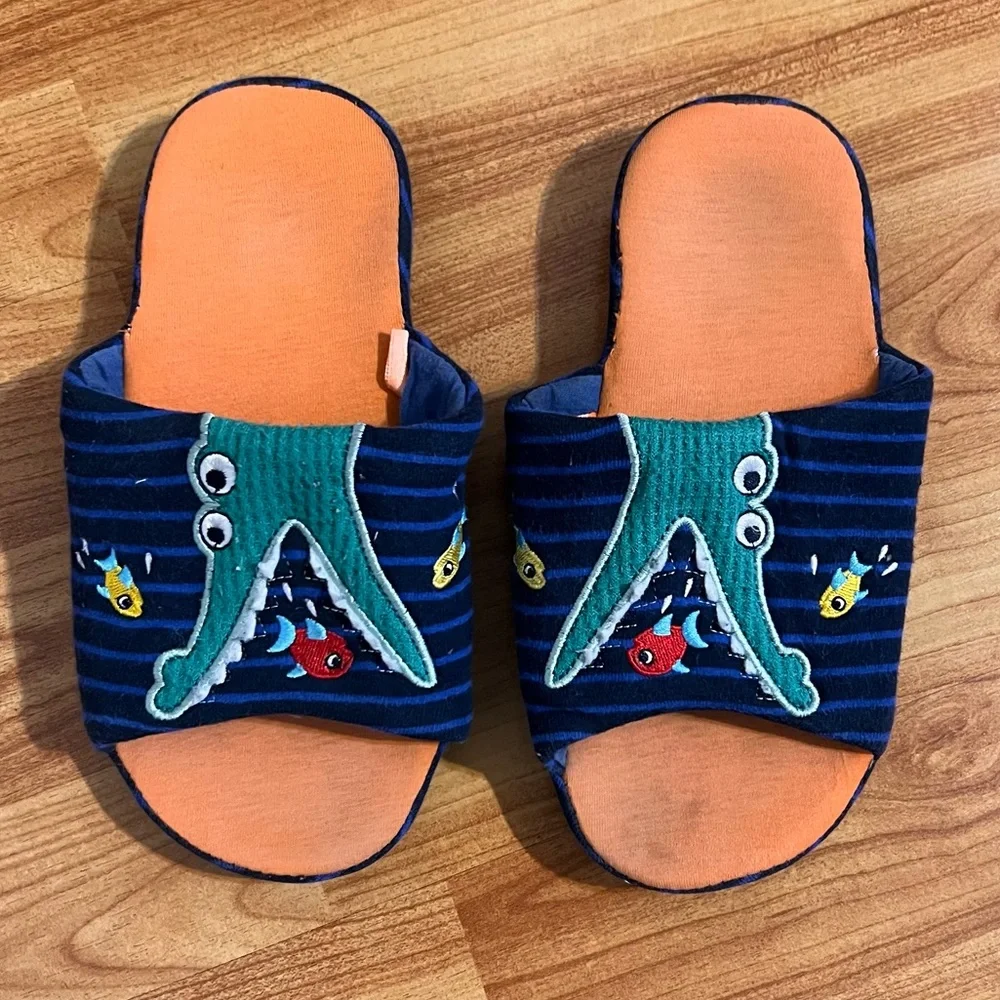 Kids slippers